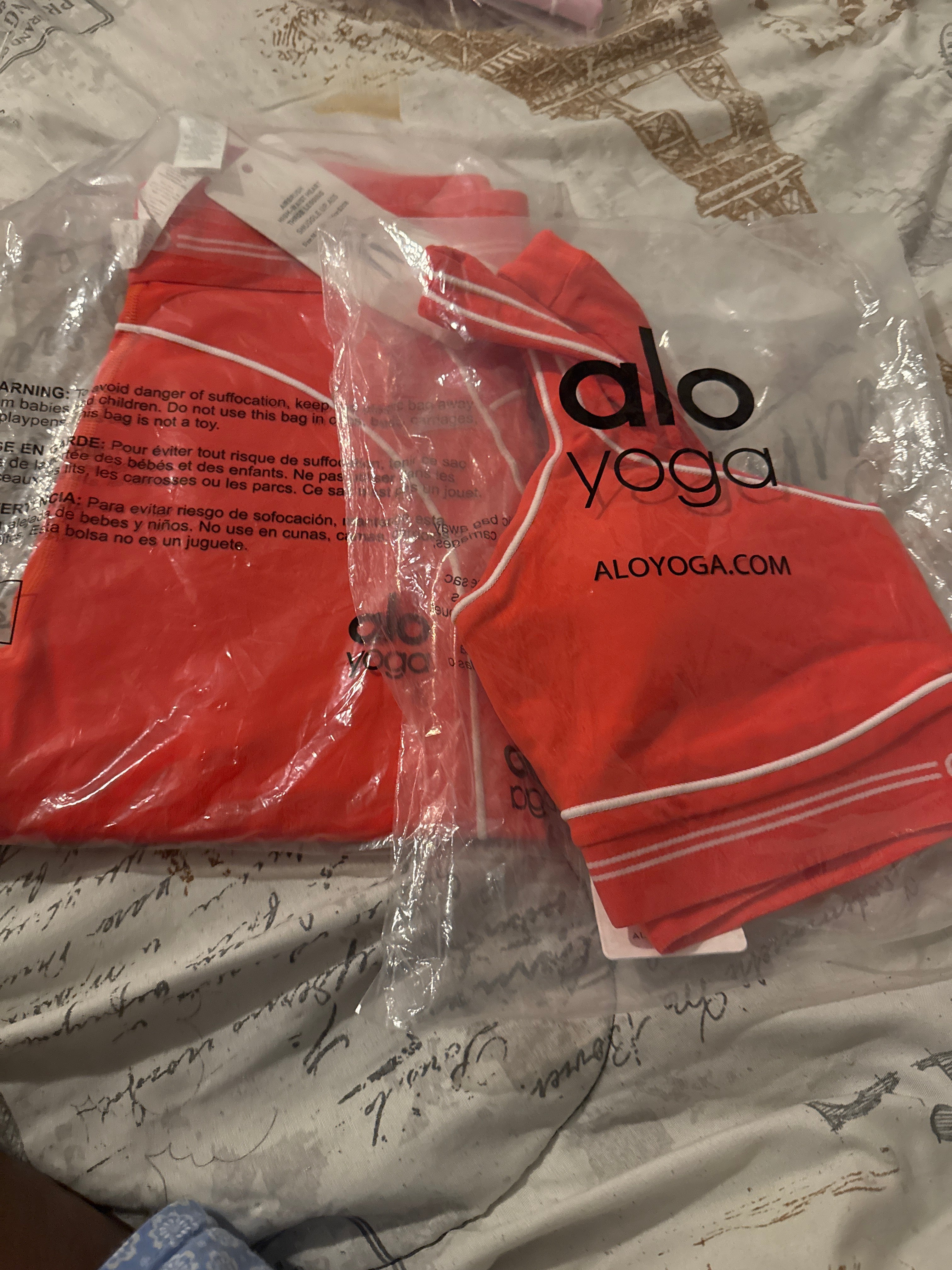 Red Alo set (Medium)